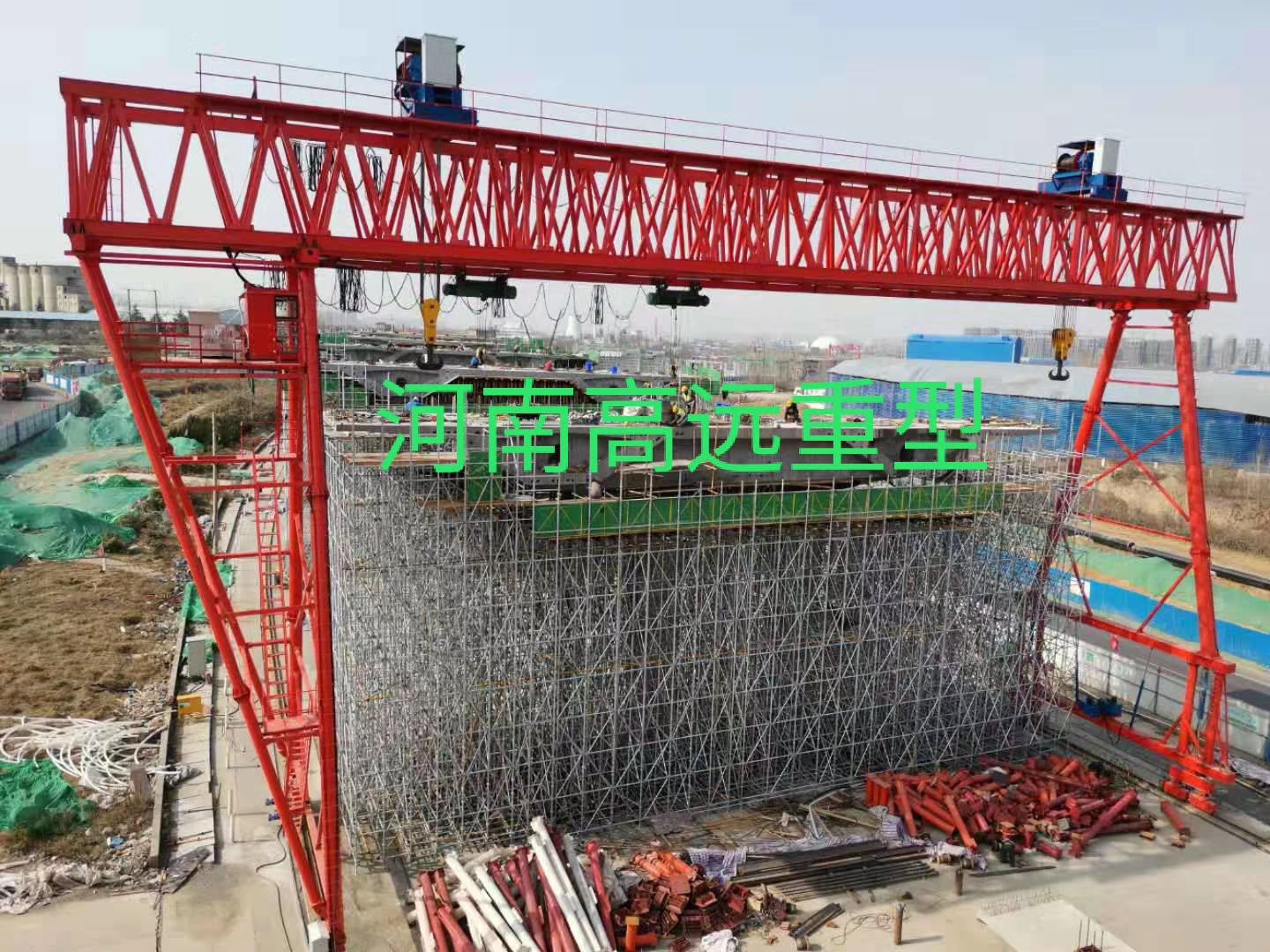 重慶勝和建筑工程有限公司拉薩提布崗項(xiàng)目，采購(gòu)我廠ME60+60T-36M-9M-2臺(tái)，10T-36M-9M-4臺(tái)龍門吊