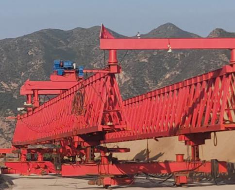 GYLQ200T-40M自平衡過跨架橋機在使用時有哪些優(yōu)點呢？