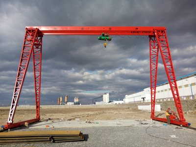 一臺(tái)小型的龍門吊設(shè)備多少錢？10萬(wàn)夠嗎？