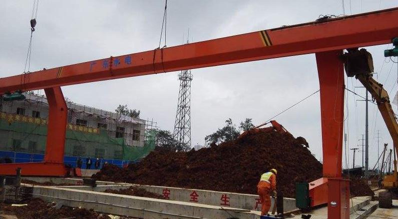 MDG單梁龍門吊由兩種驅(qū)動(dòng)方式，手柄遙控機(jī)有幾根線，都有什么用？