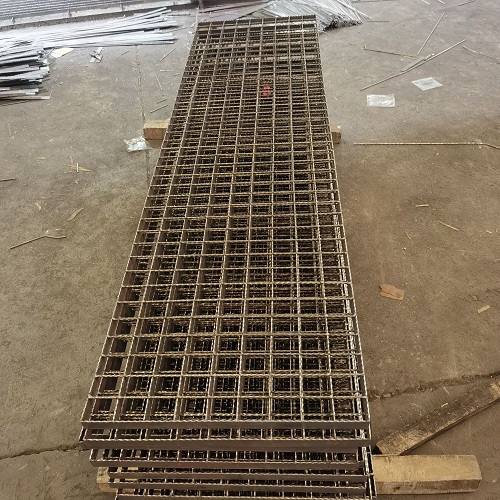 光伏電站檢修通道鋼格板鋼格柵使用壽命的關鍵因素