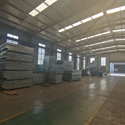 倉(cāng)庫(kù)貨架鋼格柵應(yīng)用：提升存儲(chǔ)效率的實(shí)用方案