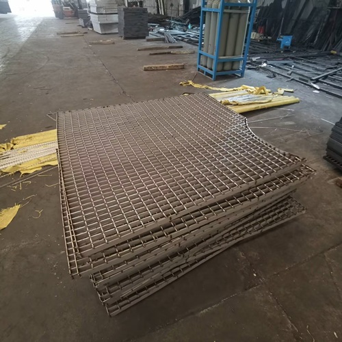 鋼格柵優(yōu)勢(shì)大解析：它比你想象的更值得選