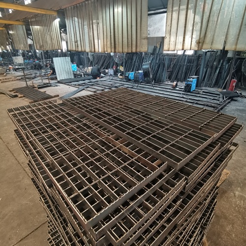 鋼格板是如何實(shí)現(xiàn)快速排水的